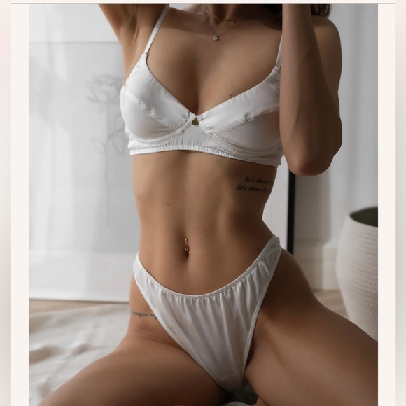 White Intimates Set - Picture 6 of 9